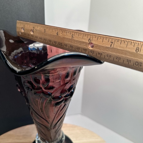 Amethyst Color Ruffle Vase 10 Inches High Daffodils pattern embossed - Picture 13 of 13